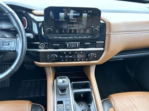 Used 2024 Nissan Pathfinder Platinum AWD/4WD image 12