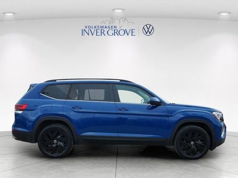 Certified 2025 Volkswagen Atlas SE w/ Panoramic Sunroof Package AWD/4WD image 8