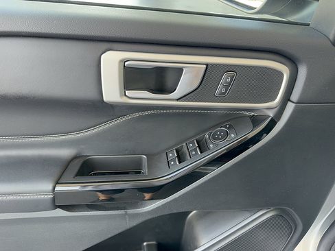 Certified 2022 Ford Explorer ST w/ ST Street Pack RWD image 9