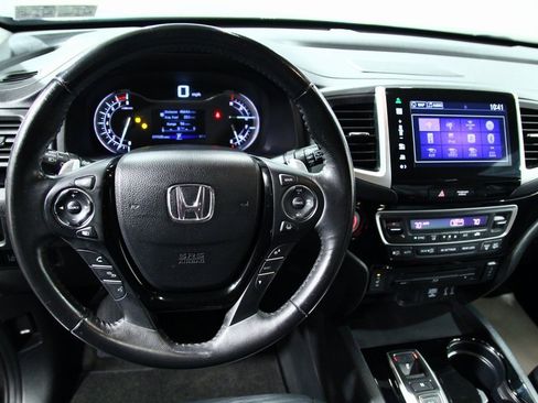 Used 2016 Honda Pilot Touring image 6