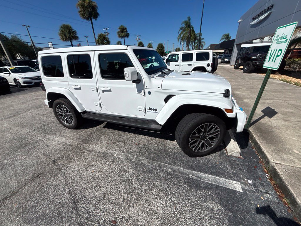 Used 2024 Jeep Wrangler High Altitude AWD/4WD image 7
