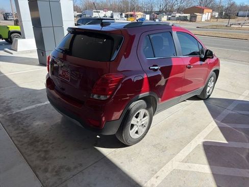 Used 2020 Chevrolet Trax LT w/ Driver Confidence Package image 4
