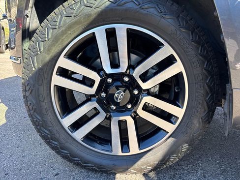 Used 2022 Toyota 4Runner Limited image 22