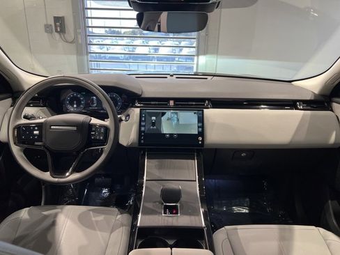 Used 2025 Land Rover Range Rover Velar S image 37