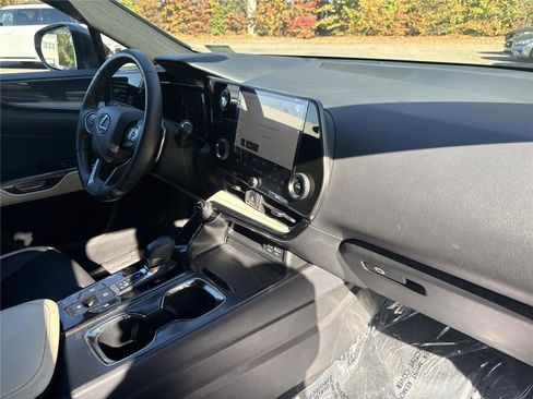 Used 2022 Lexus NX 250 FWD image 27