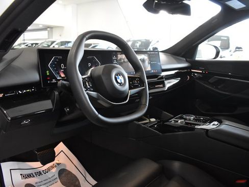 Used 2024 BMW 530i xDrive image 12