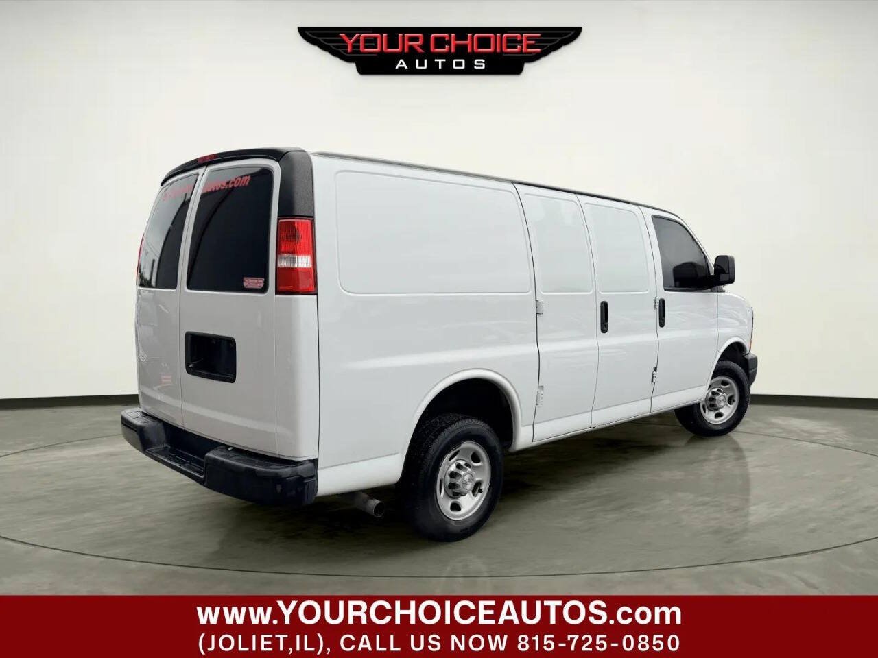 Used 2018 Chevrolet Express 2500 RWD image 8