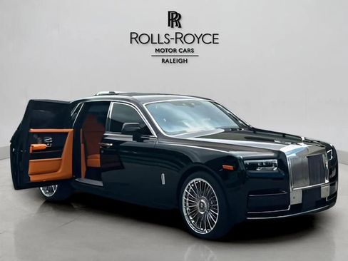 Used 2024 Rolls-Royce Phantom Sedan w/ The Phantom Package image 5