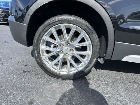 Used 2021 Cadillac XT4 Premium Luxury w/ LPO, Radiant Package image 7