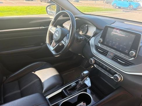 Used 2024 Nissan Altima 2.5 SR FWD image 13
