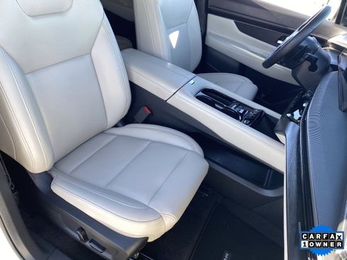 Used 2025 Nissan Murano SV image 11