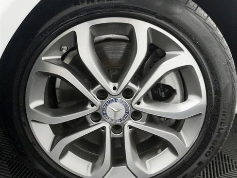 Used 2016 Mercedes-Benz C 300 4MATIC Sedan image 3