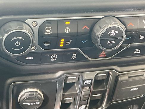 Used 2022 Jeep Gladiator Willys image 20