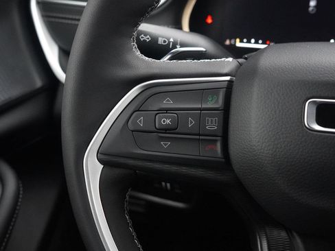 New 2025 Jeep Grand Cherokee L Altitude image 37