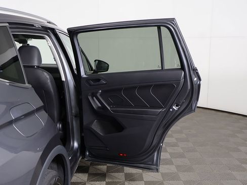 Used 2023 Volkswagen Tiguan SE FWD image 22