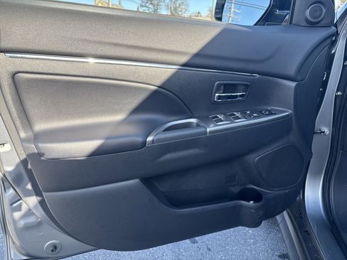 Used 2025 Mitsubishi Outlander Sport SE image 15