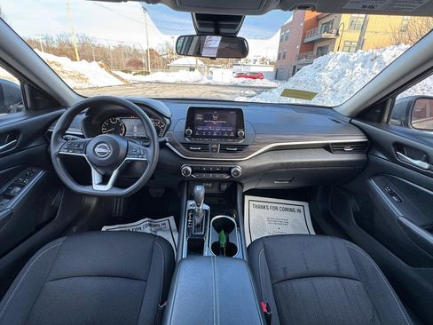 Used 2024 Nissan Altima 2.5 SV image 7