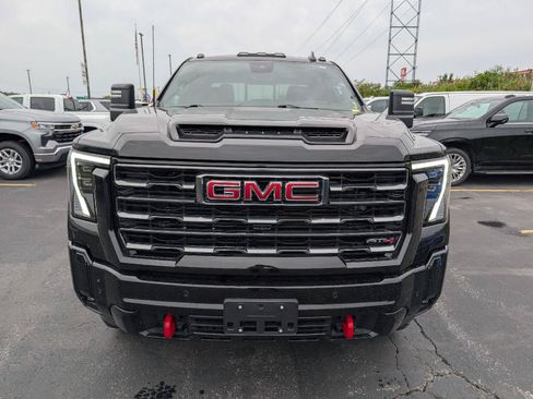Used 2025 GMC Sierra 2500 AT4 w/ AT4 Premium Plus Package AWD/4WD image 2