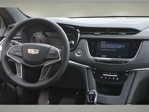 Used 2026 Cadillac XT5 Luxury w/ LPO, Floor Liner Package FWD image 16