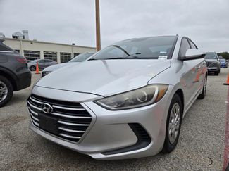 Used 2017 Hyundai Elantra SE image 1