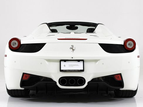 Used 2015 Ferrari 458 Spider RWD image 8