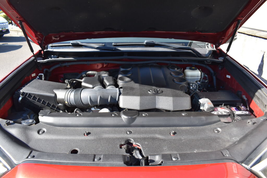 Certified 2018 Toyota 4Runner SR5 Premium AWD/4WD image 27