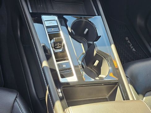 Certified 2025 Volkswagen Atlas SEL AWD/4WD image 22