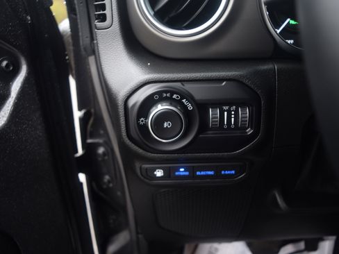 Used 2022 Jeep Wrangler Unlimited Rubicon 4xe w/ Steel Bumper Group image 7