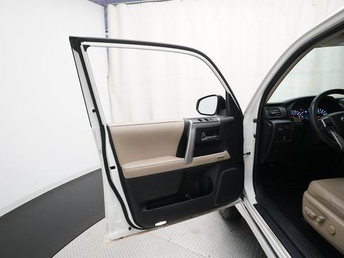 Used 2018 Toyota 4Runner Limited image 29