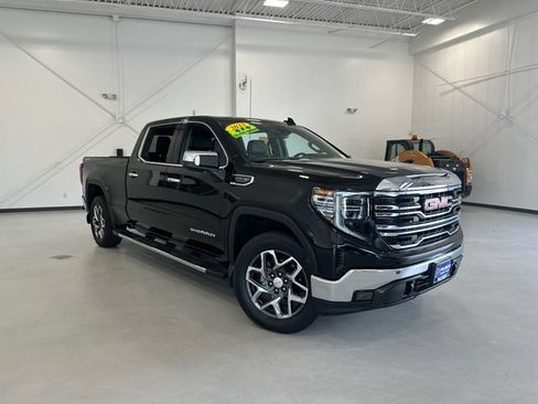 Used 2023 GMC Sierra 1500 SLT w/ SLT Convenience Package AWD/4WD image 4