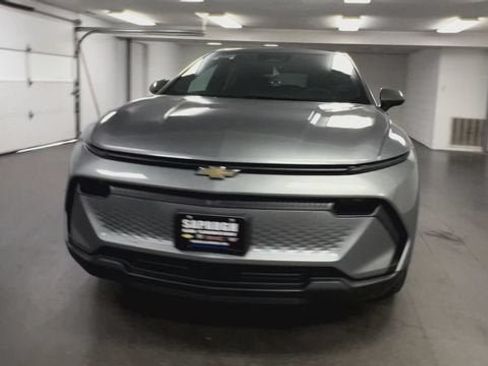 Certified 2025 Chevrolet Equinox EV LT FWD image 3