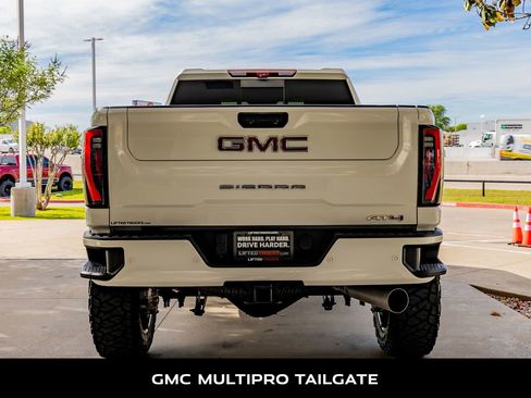 Used 2024 GMC Sierra 2500 AT4 w/ AT4 Premium Plus Package image 8