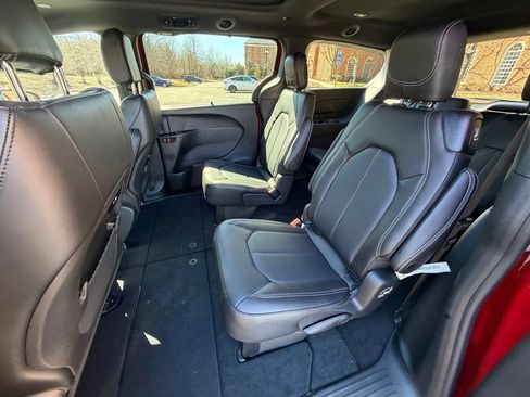 New 2026 Chrysler Pacifica Select w/ S Appearance Package FWD image 12