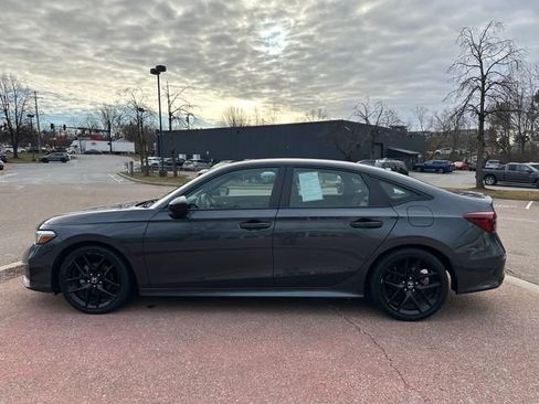 Used 2025 Honda Civic Sport image 2