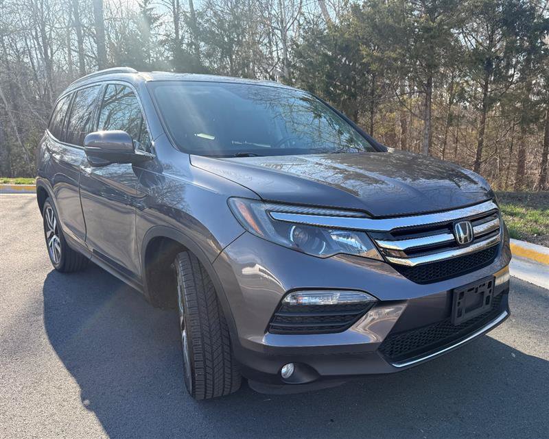 Used 2018 Honda Pilot Touring image 1