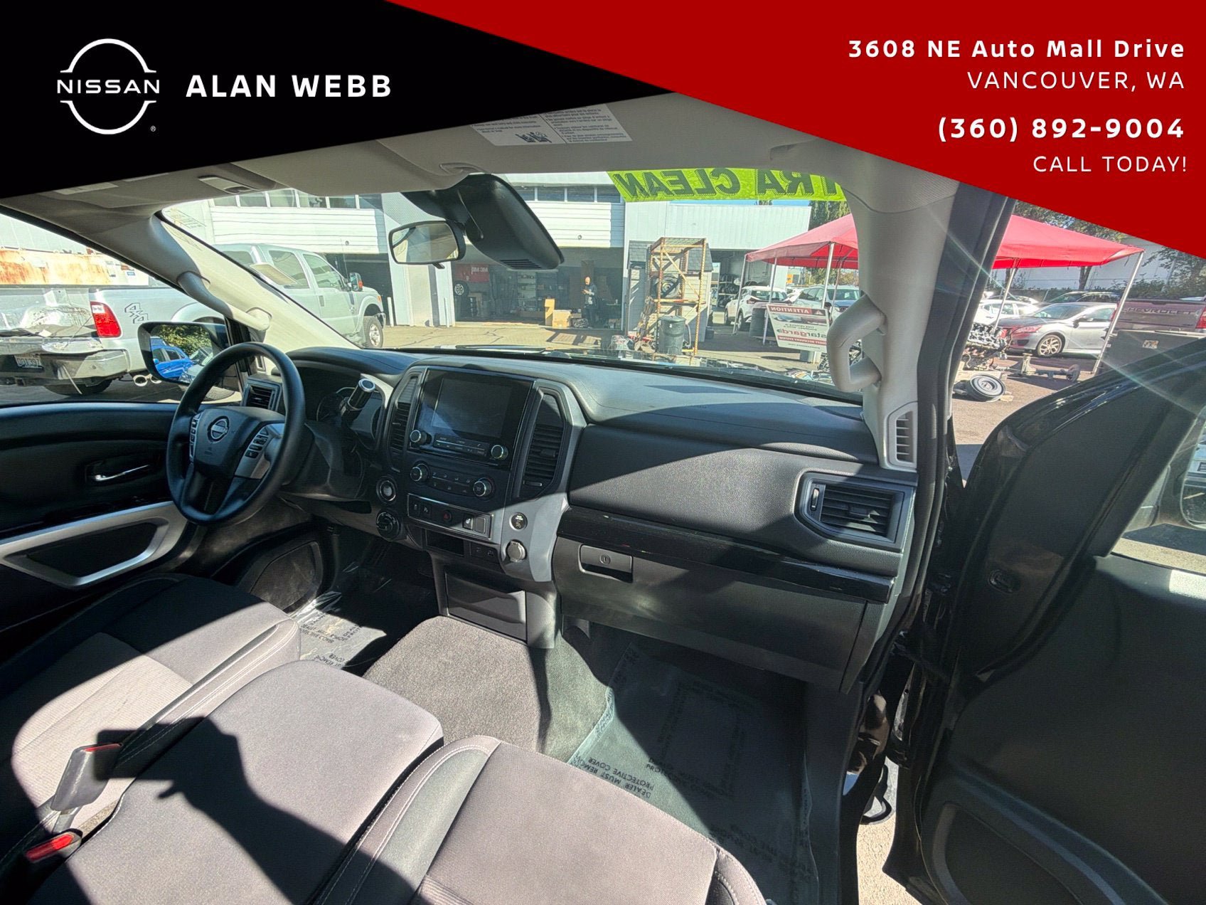 Used 2023 Nissan Titan SV AWD/4WD image 19