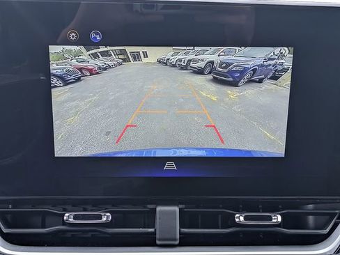 Used 2025 Chevrolet Equinox LT FWD image 21