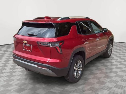 Used 2025 Chevrolet Equinox LT w/ Convenience Package II FWD image 10
