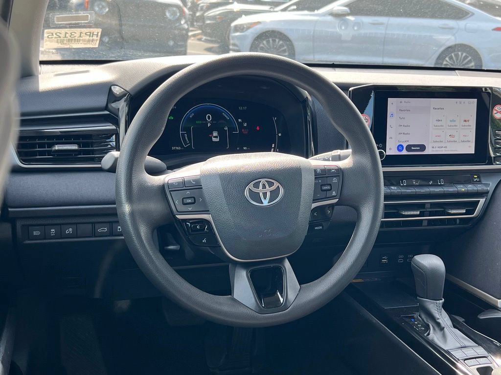 Used 2025 Toyota Camry LE FWD image 14