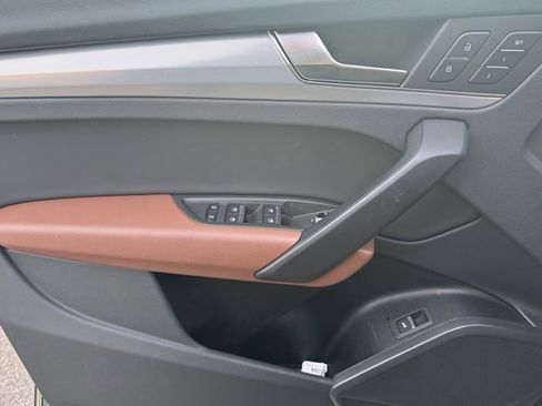 Used 2025 Audi Q5 2.0T Premium w/ Convenience Plus Package image 25