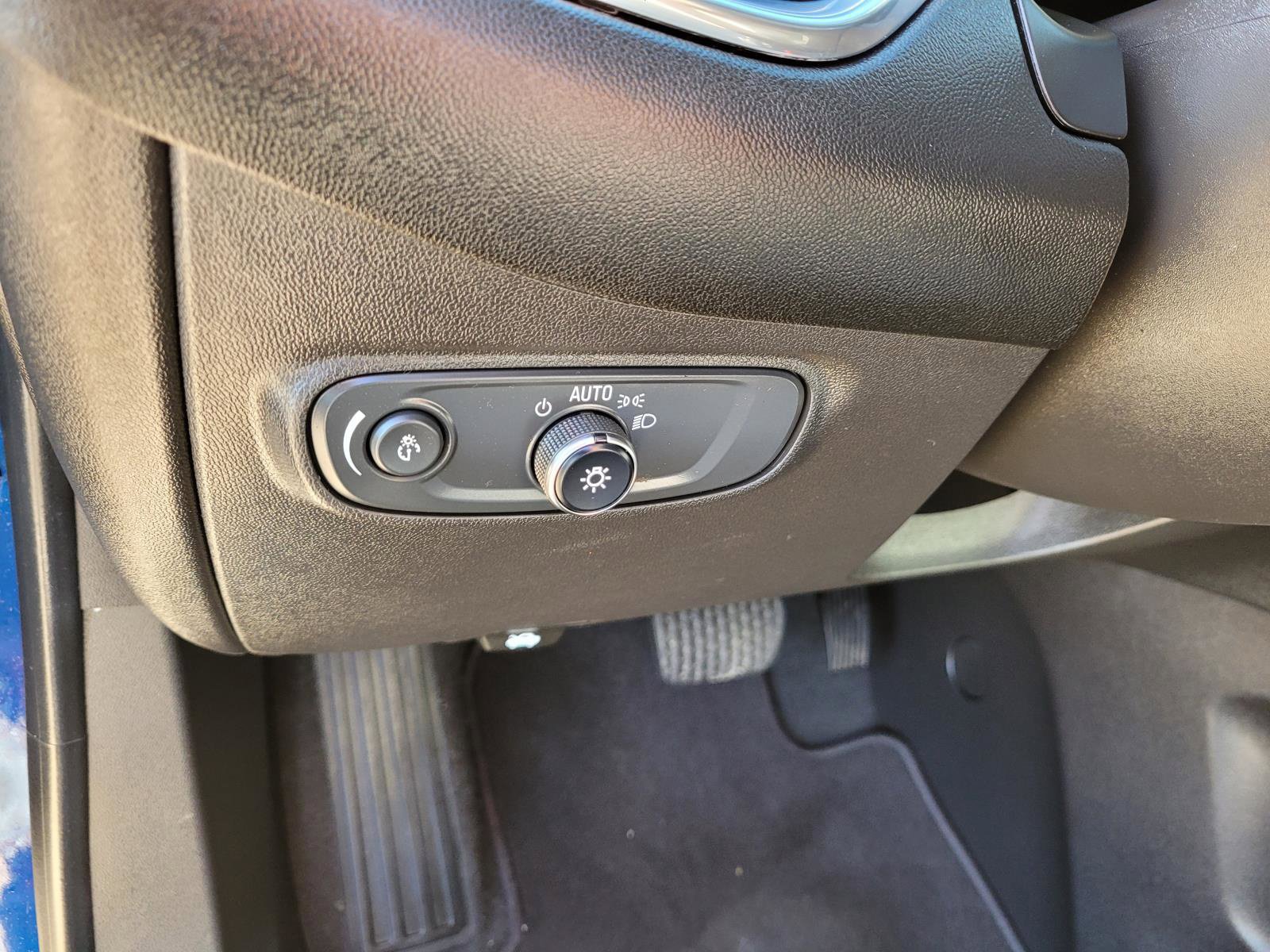Used 2022 Chevrolet Equinox LT FWD image 25