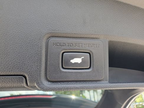 Used 2023 Acura RDX w/ Technology Package FWD image 9