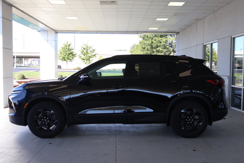 New 2026 Chevrolet Blazer LT w/ Sound & Technology Package AWD/4WD image 4