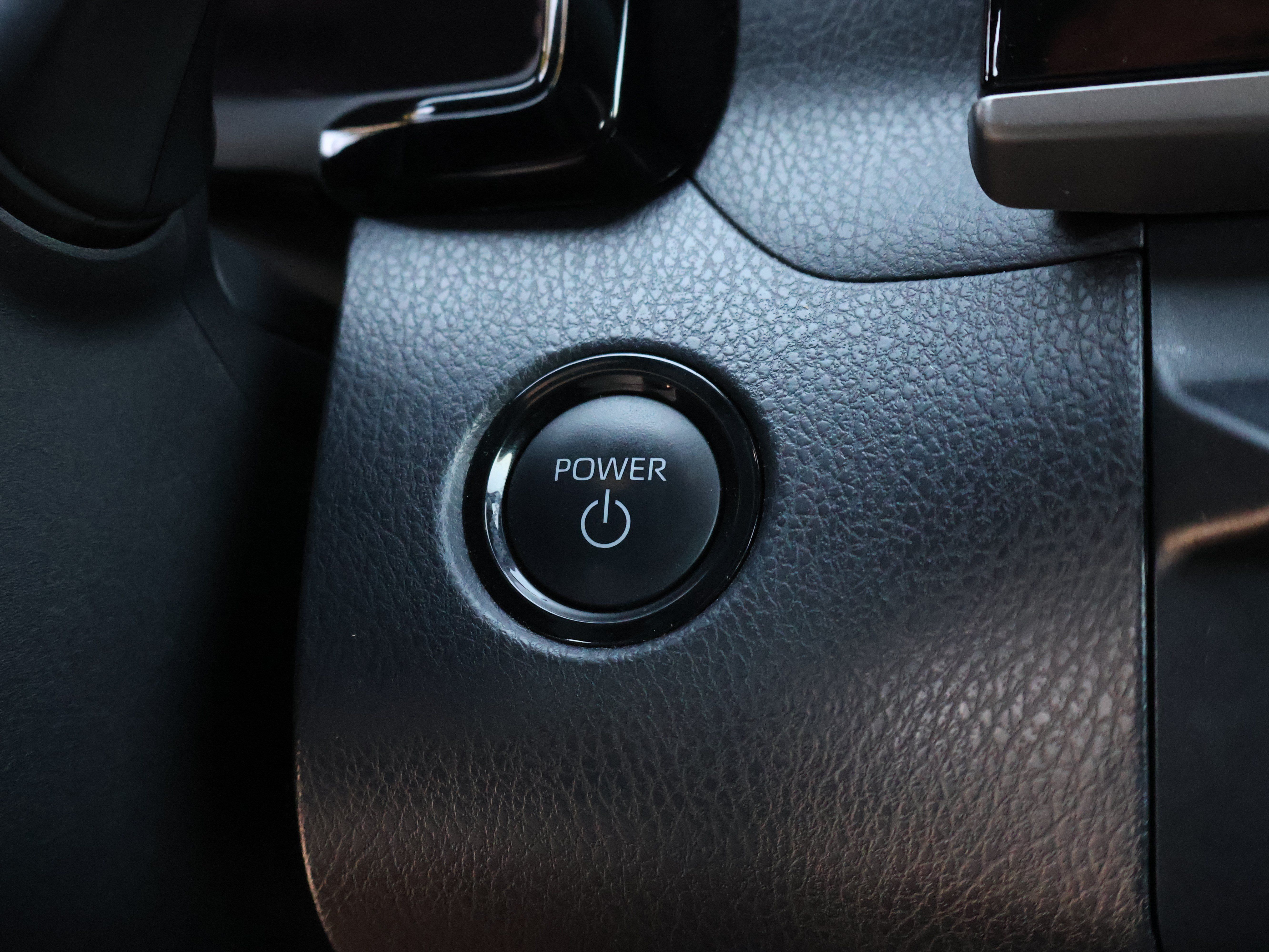 Used 2025 Toyota Camry SE FWD image 20