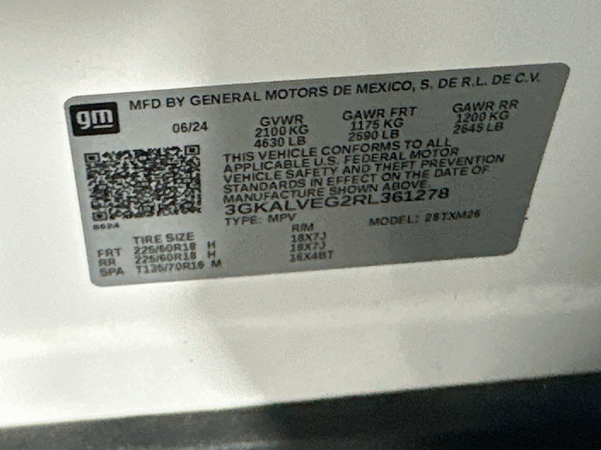 Used 2024 GMC Terrain SLT AWD/4WD image 12