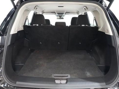 Used 2024 Nissan Rogue SV image 33