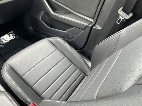 Used 2023 Volkswagen Jetta SE w/ Panoramic Sunroof Package image 16