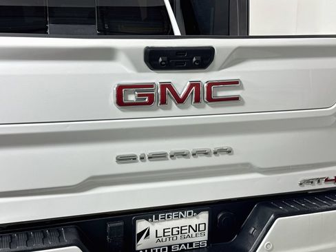 Used 2024 GMC Sierra 2500 AT4 w/ AT4 Premium Plus Package AWD/4WD image 9