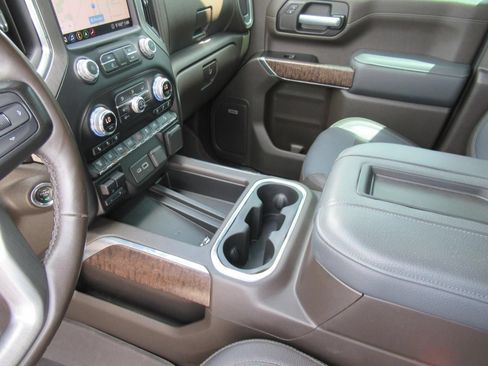 Used 2020 GMC Sierra 2500 Denali w/ Denali Ultimate Package AWD/4WD image 16