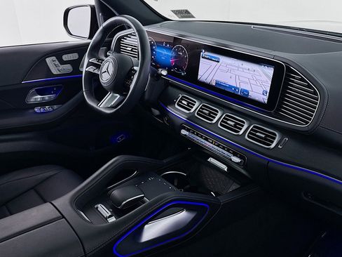 Certified 2025 Mercedes-Benz GLS 450 4MATIC image 18